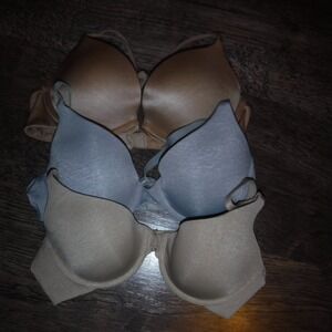 Victoria's‎ Secret Everyday Bras Lot of 3 T-Shirt Underwire Comfort Size?